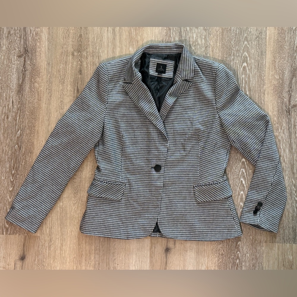 Houndstooth Single-Button Blazer in Black & White